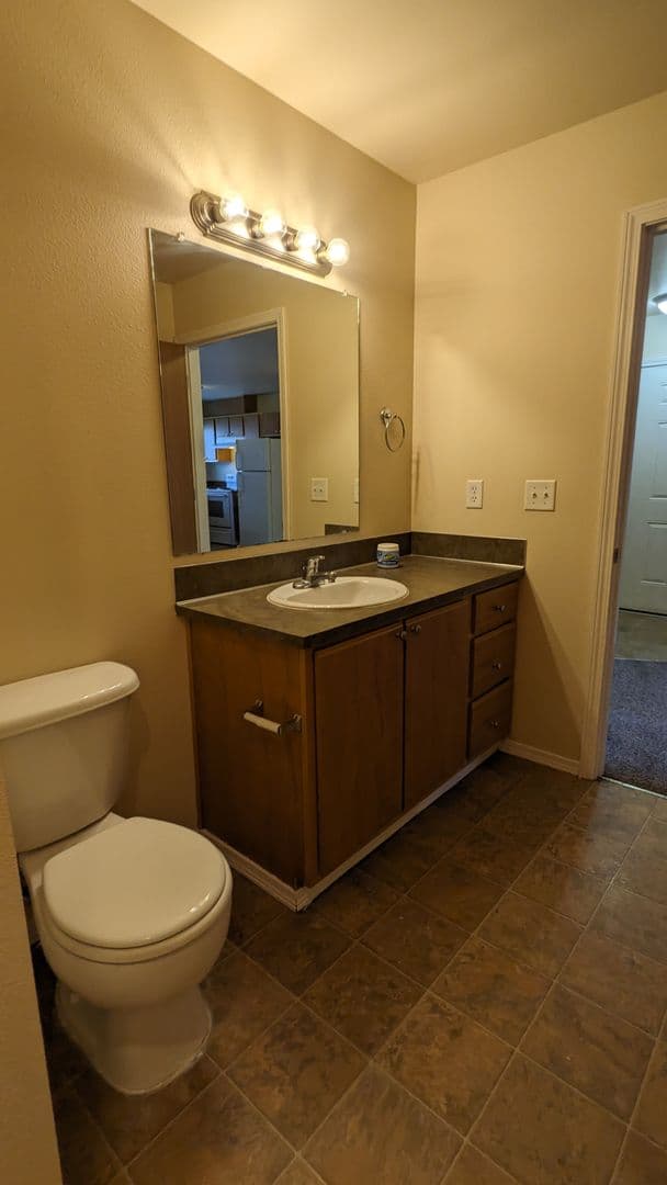 Salem Apartment: 4420-4455 Seaton Lane NE