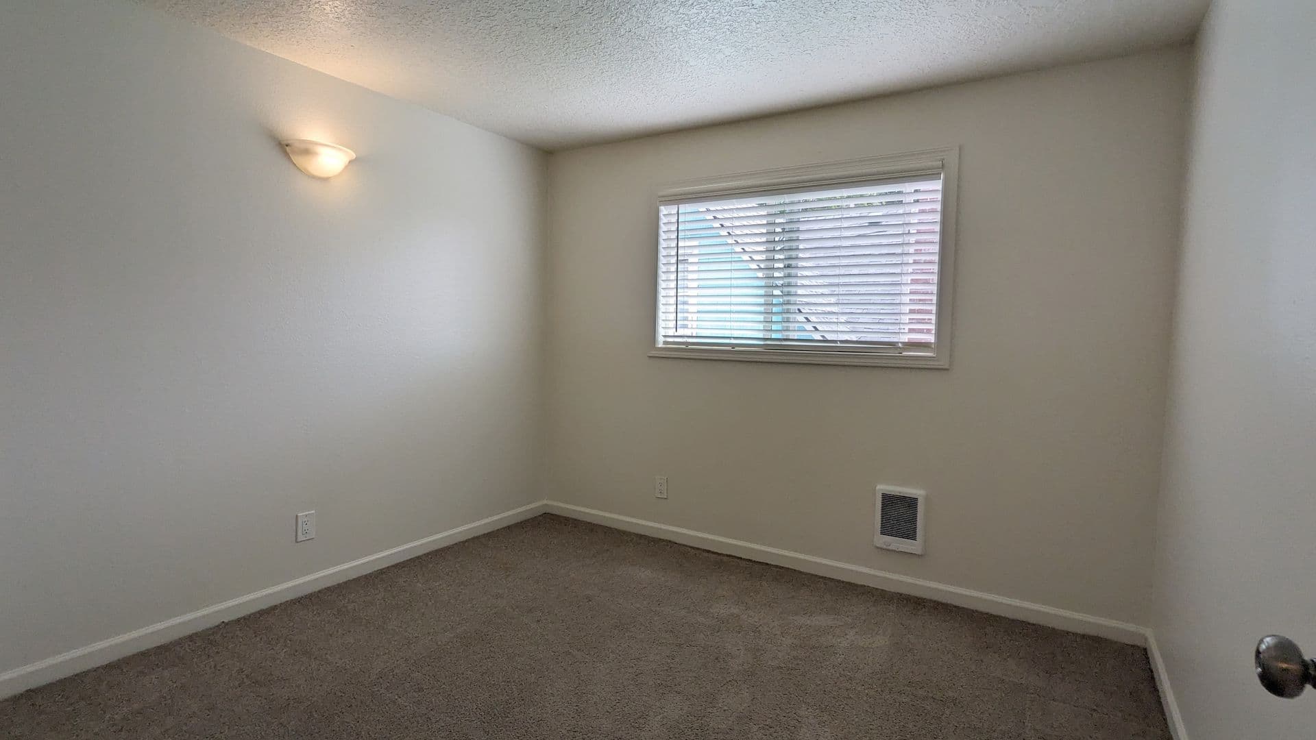 Portland Apartment: 4102-4128 SE Cesar Chavez Blvd