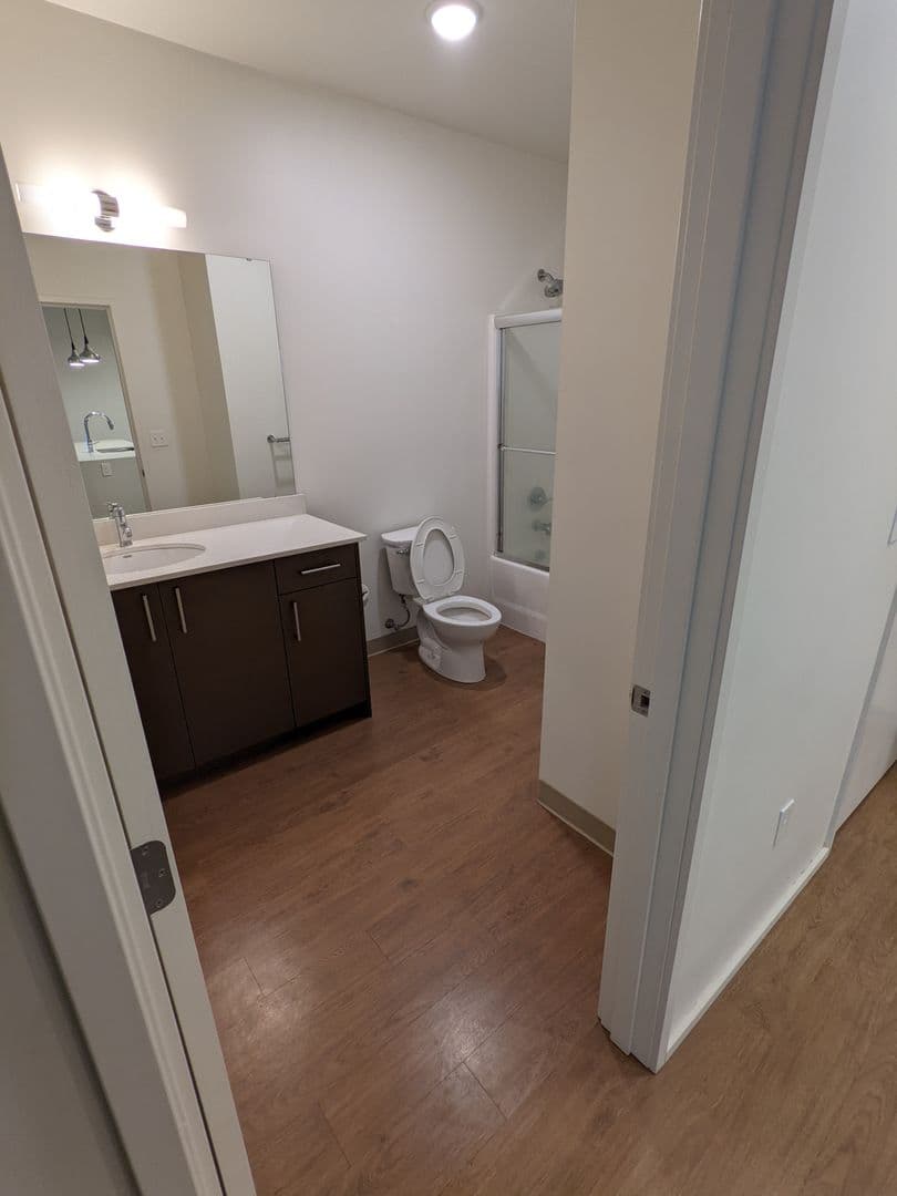 Portland Apartment: 3939 S Viewpoint Terrace