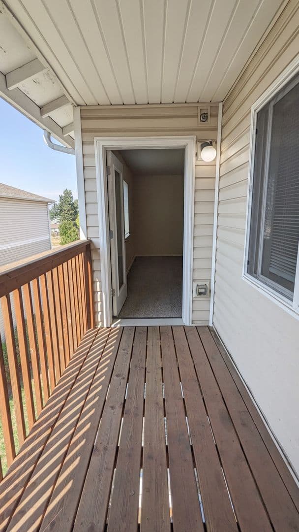 Salem Apartment: 4420-4455 Seaton Lane NE