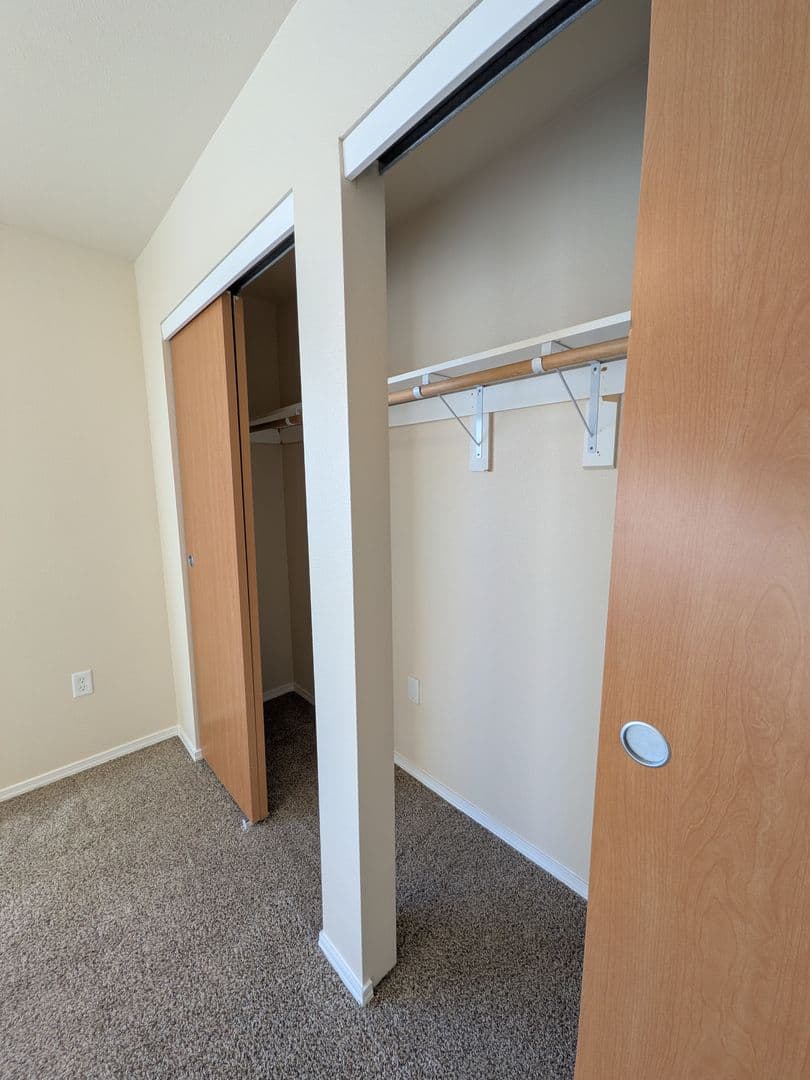 Salem Apartment: 4420-4455 Seaton Lane NE