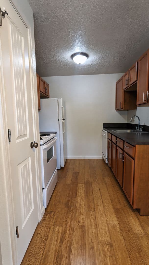 Portland Apartment: 4102-4128 SE Cesar Chavez Blvd