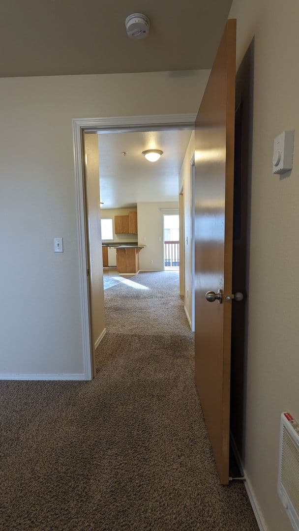 Salem Apartment: 4420-4455 Seaton Lane NE