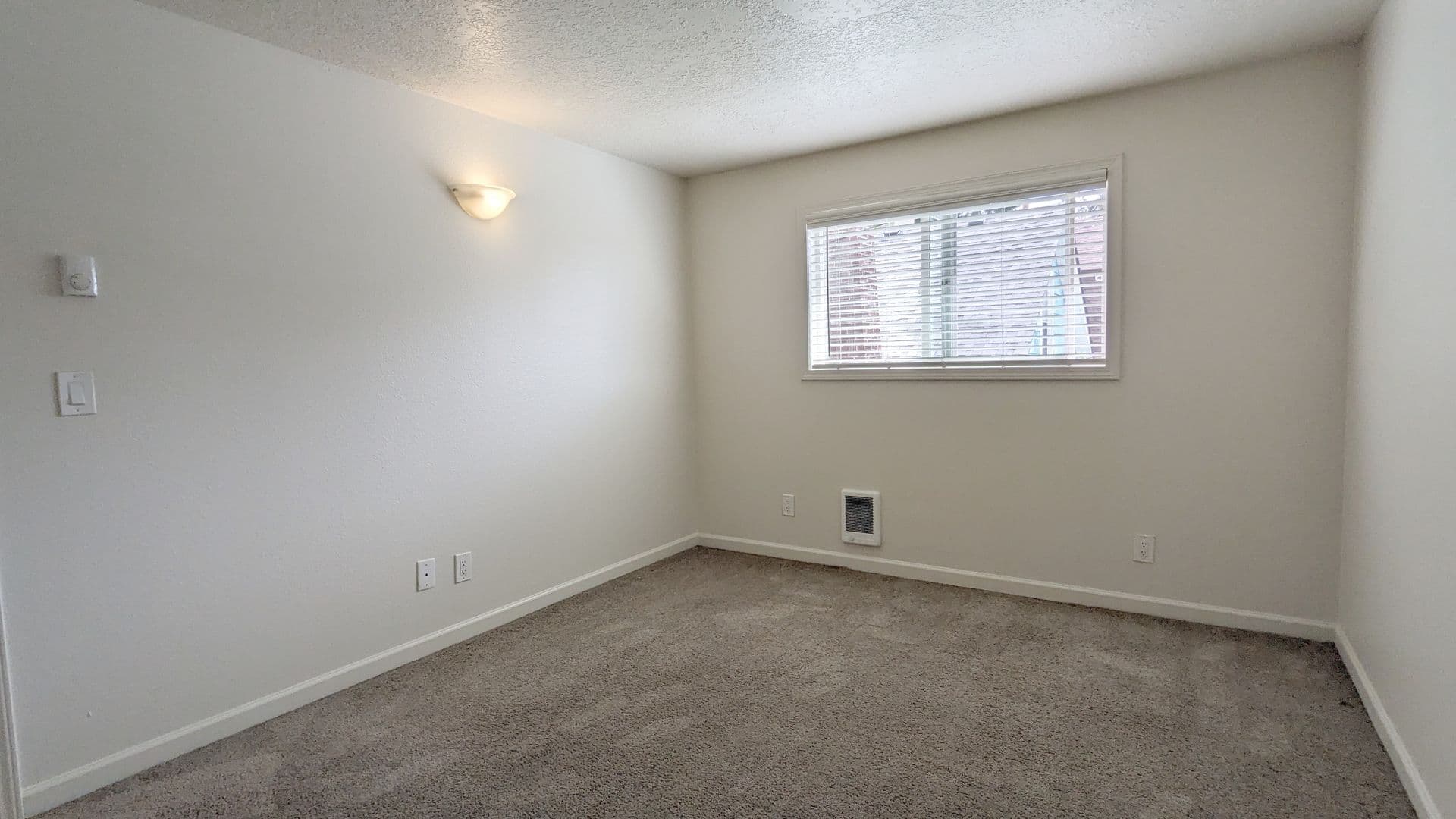 Portland Apartment: 4102-4128 SE Cesar Chavez Blvd