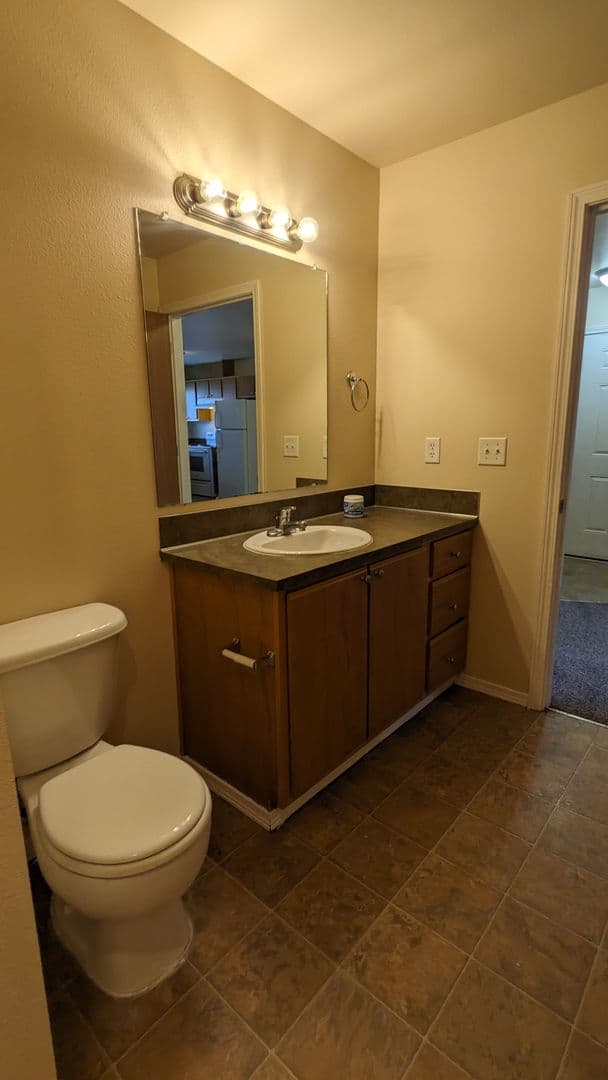Salem Apartment: 4420-4455 Seaton Lane NE