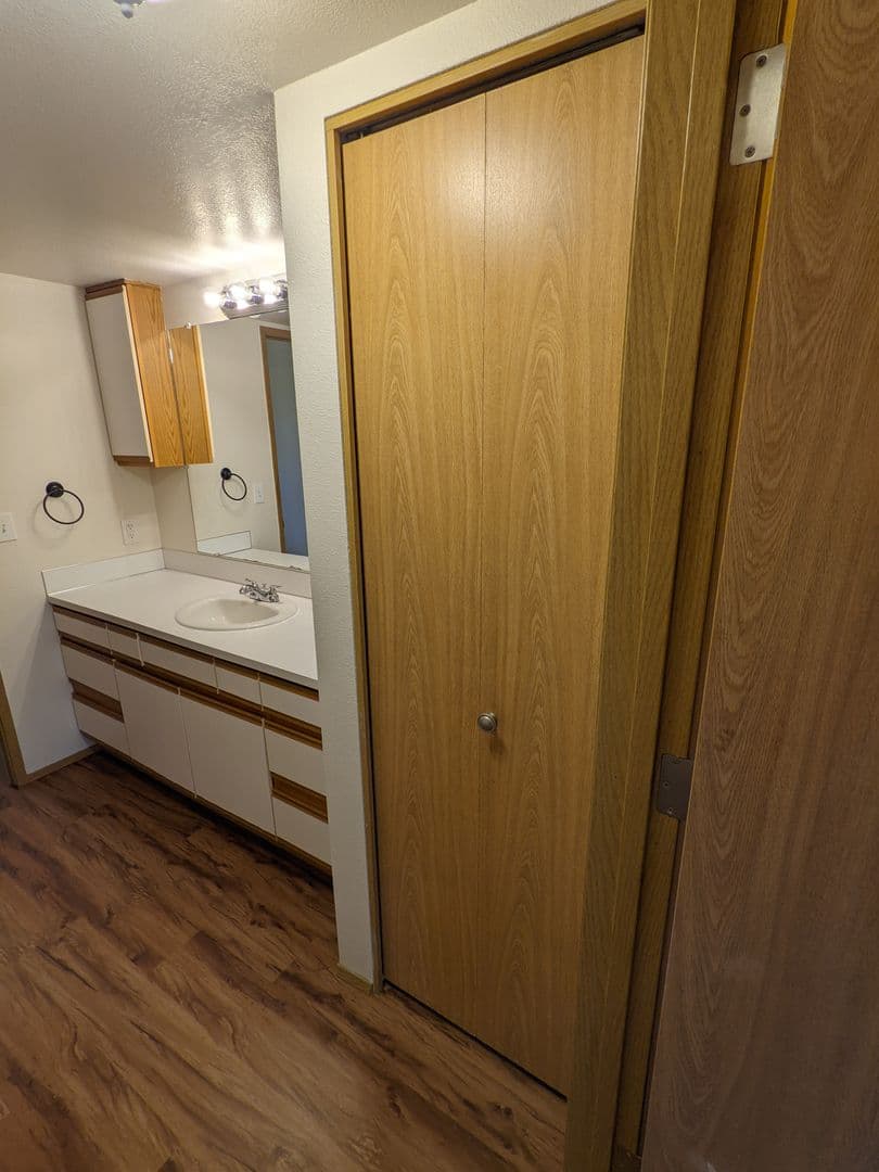 McMinnville Apartment: 1765 SW Tamarack St.