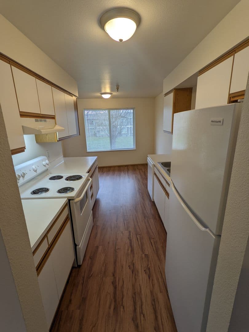 McMinnville Apartment: 1765 SW Tamarack St.