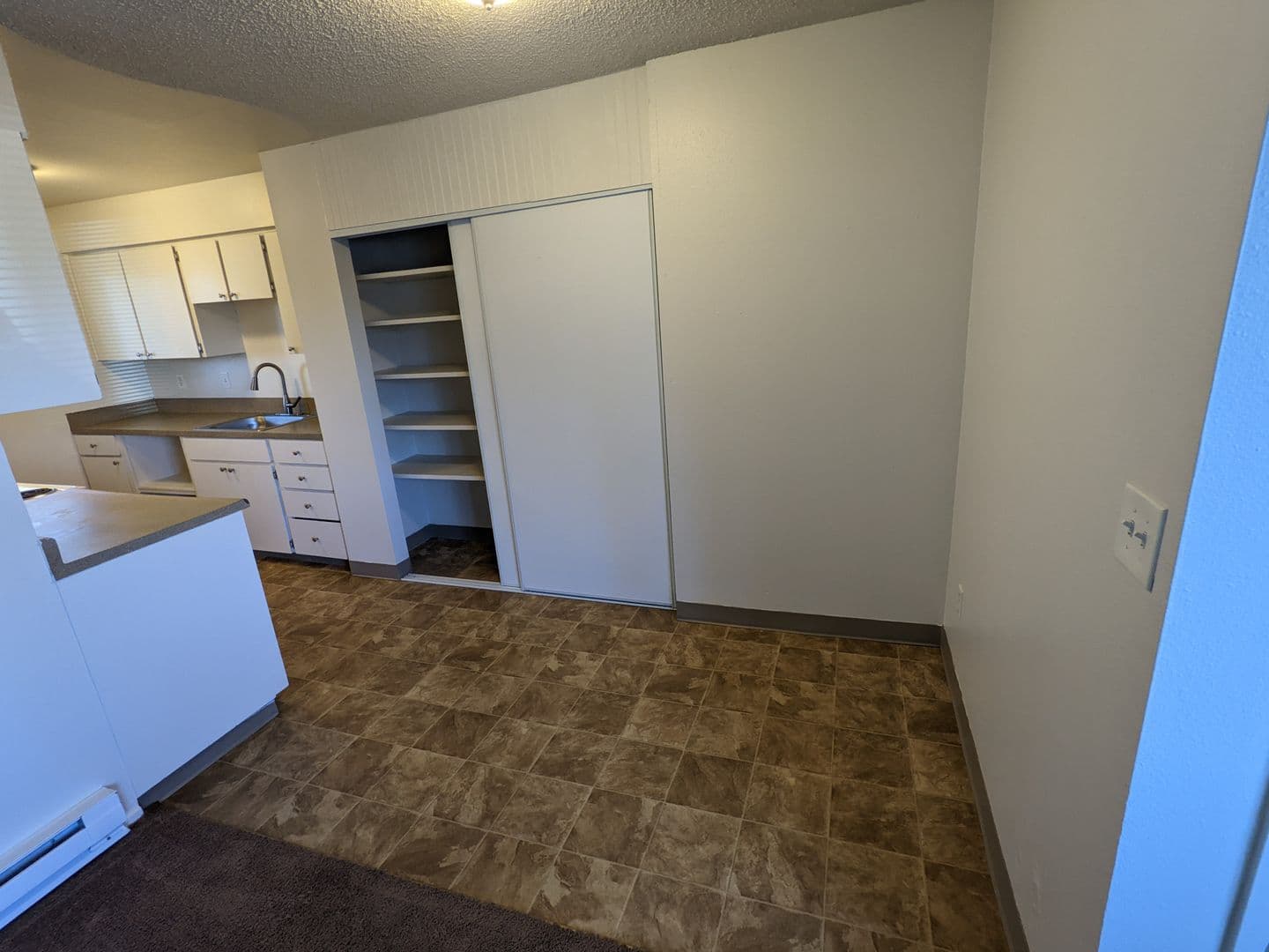 Hillsboro Apartment: 1184 NE Turner Drive