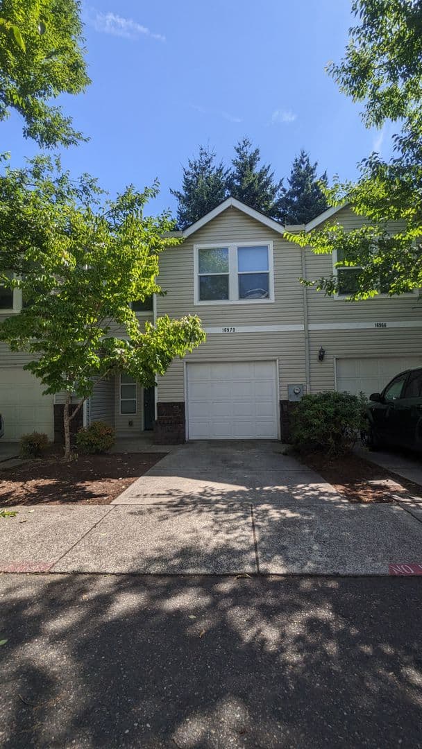 Portland Townhome: 16906 NE Halsey Street