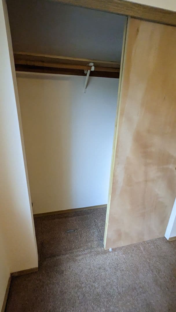 McMinnville Apartment: 855 SE Ford St