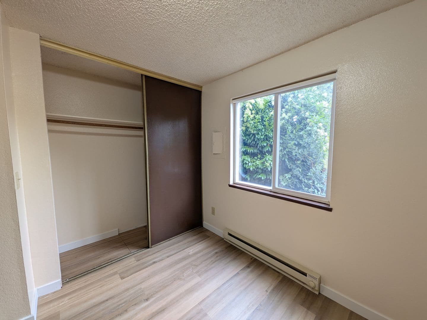 Portland Apartment: 4039 SE Holgate Blvd