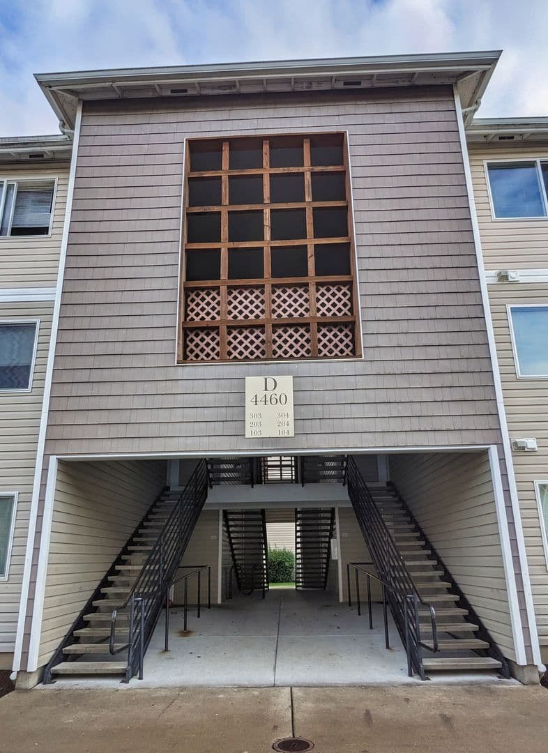 Salem Apartment: 4420-4455 Seaton Lane NE