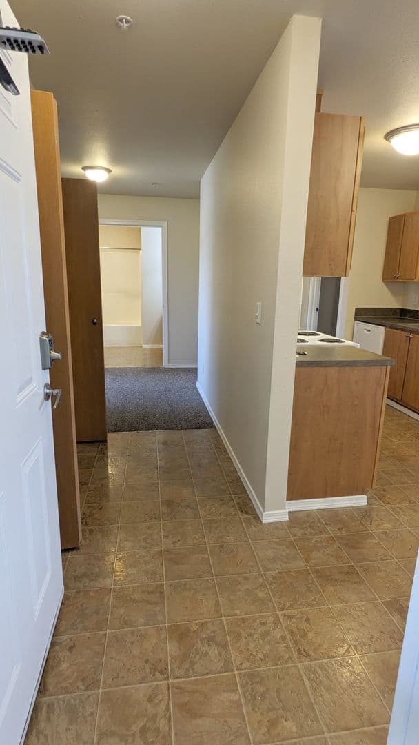 Salem Apartment: 4420-4455 Seaton Lane NE