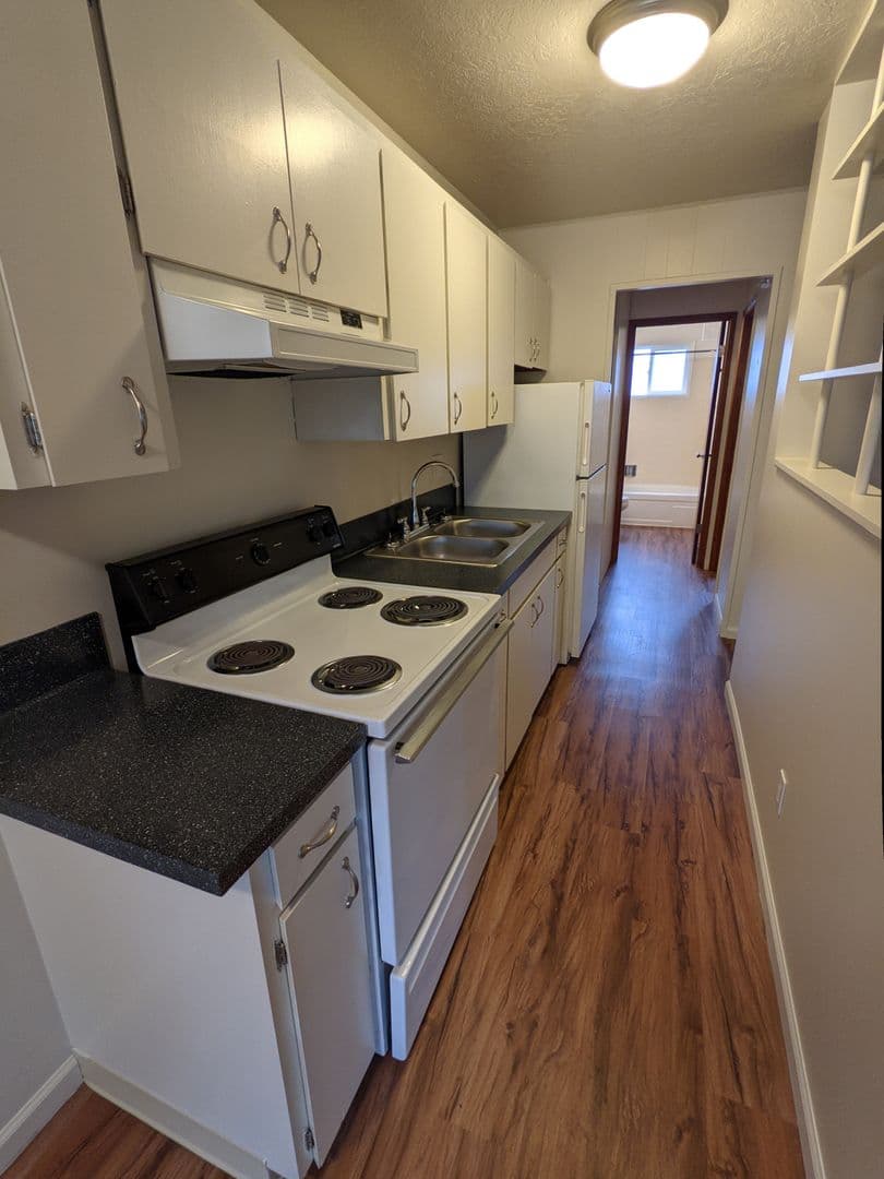 Portland Apartment: 3515 SW 87th Ave. and 3485 SW 87th Ave.