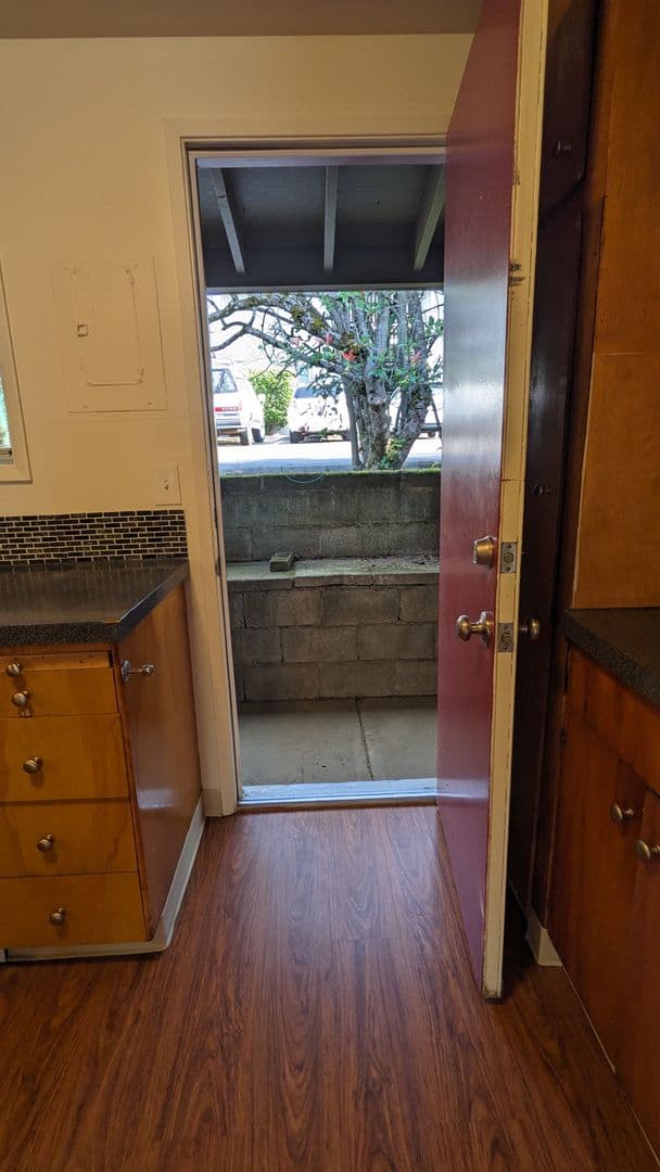 Portland Apartment: 3515 SW 87th Ave. and 3485 SW 87th Ave.
