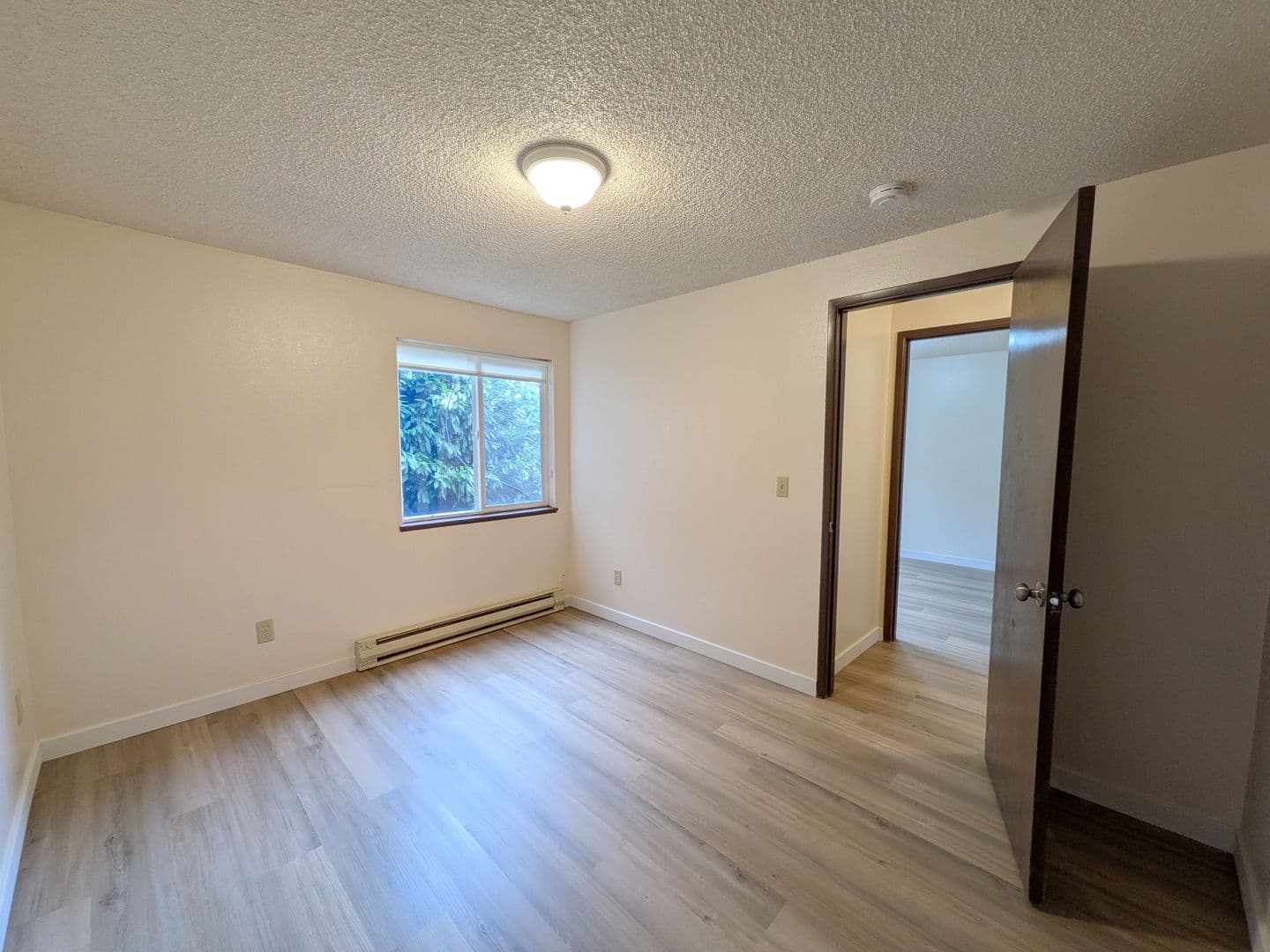 Portland Apartment: 4039 SE Holgate Blvd