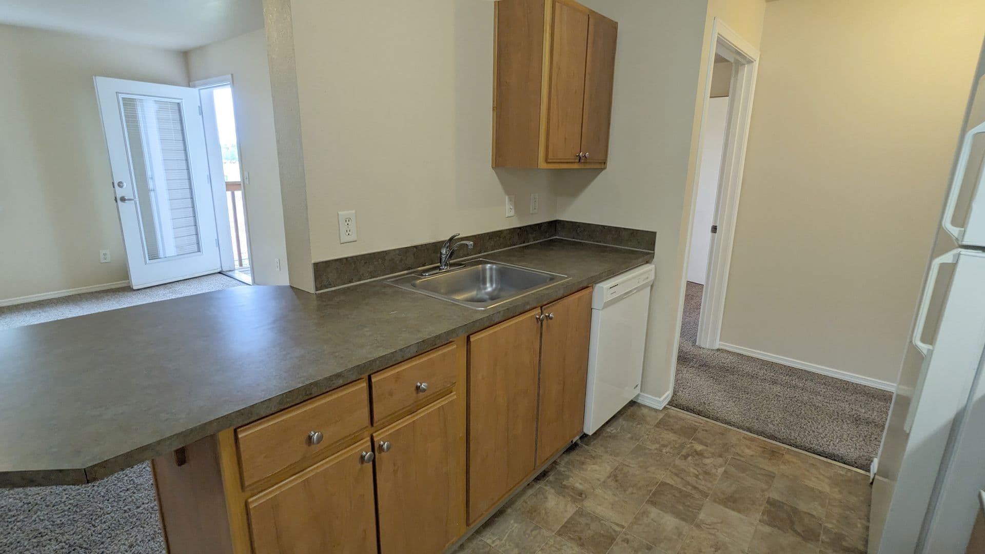 Salem Apartment: 4420-4455 Seaton Lane NE