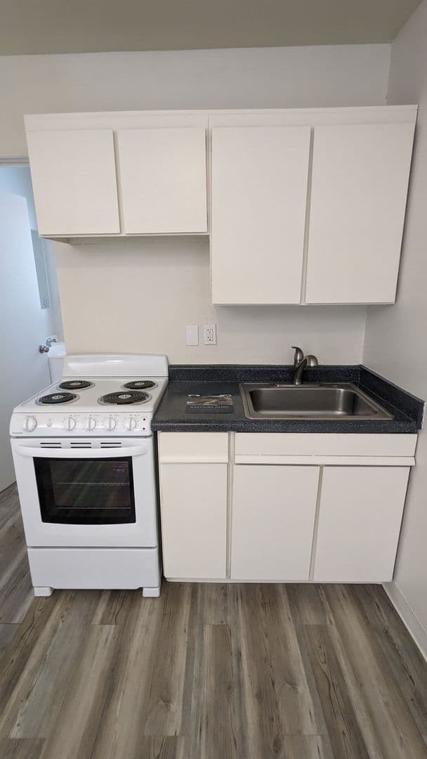 Portland Apartment: 3515 SW 87th Ave. and 3485 SW 87th Ave.