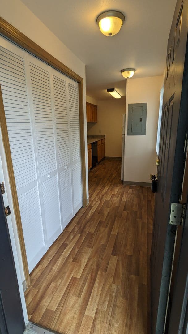 McMinnville Apartment: 855 SE Ford St