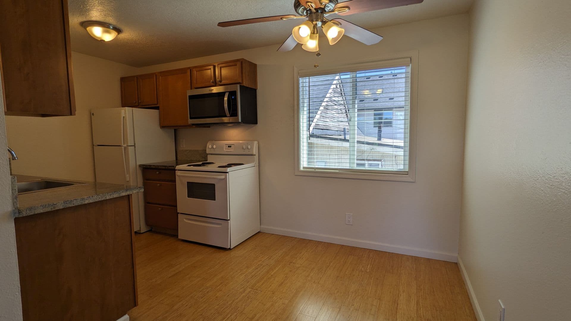 Portland Apartment: 4102-4128 SE Cesar Chavez Blvd