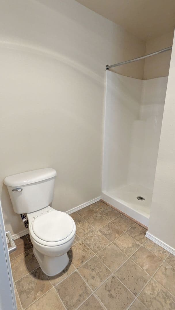 Salem Apartment: 4420-4455 Seaton Lane NE