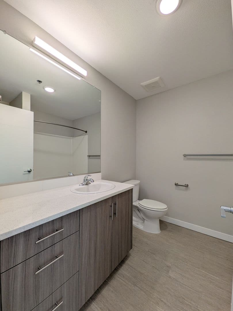 Portland Apartment: 2925 SE Division Street