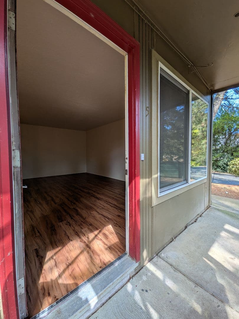 Portland Apartment: 3515 SW 87th Ave. and 3485 SW 87th Ave.