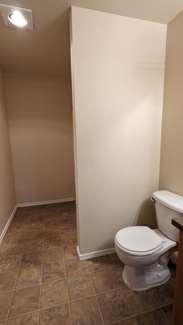 Salem Apartment: 4420-4455 Seaton Lane NE