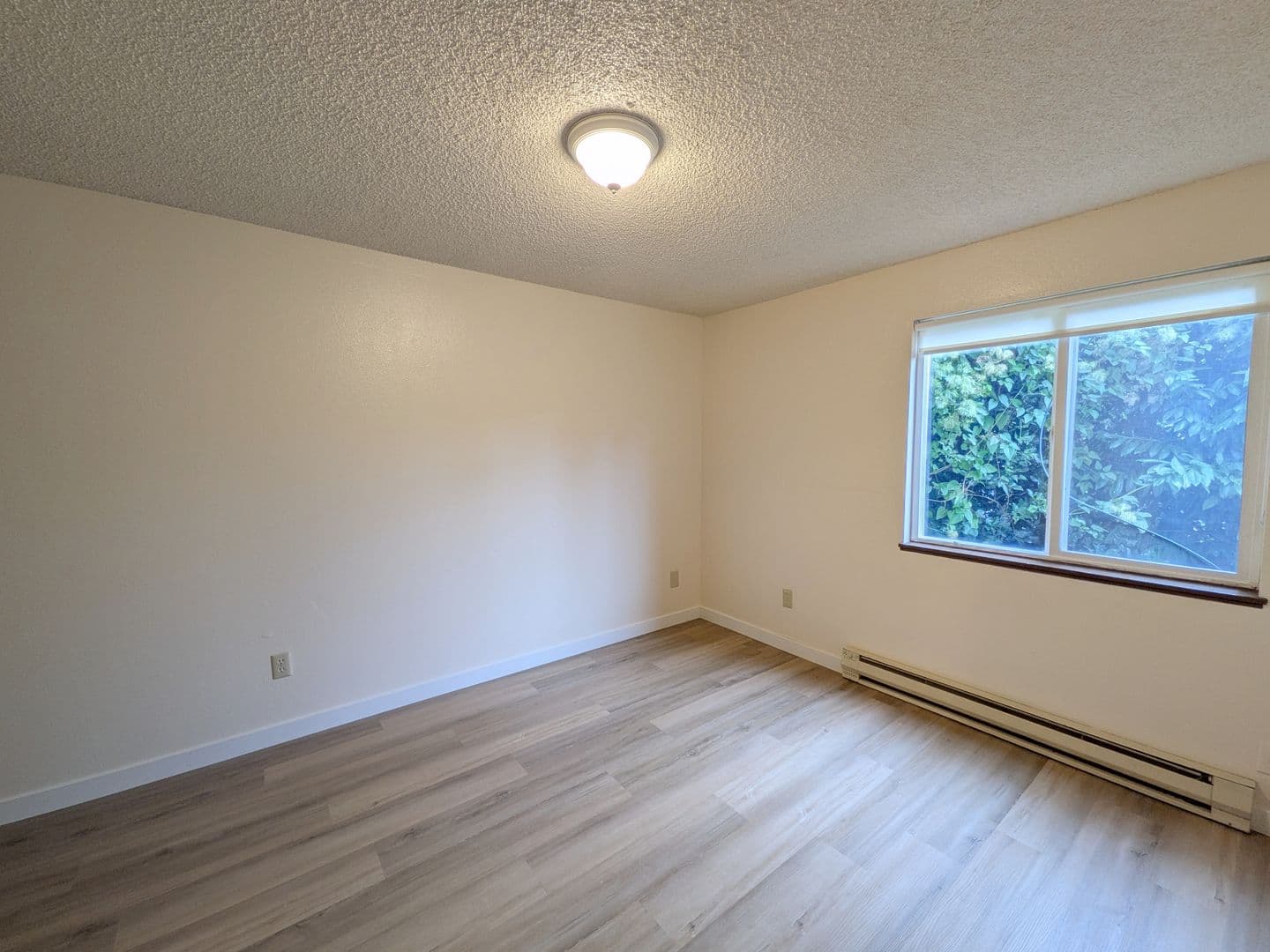 Portland Apartment: 4039 SE Holgate Blvd