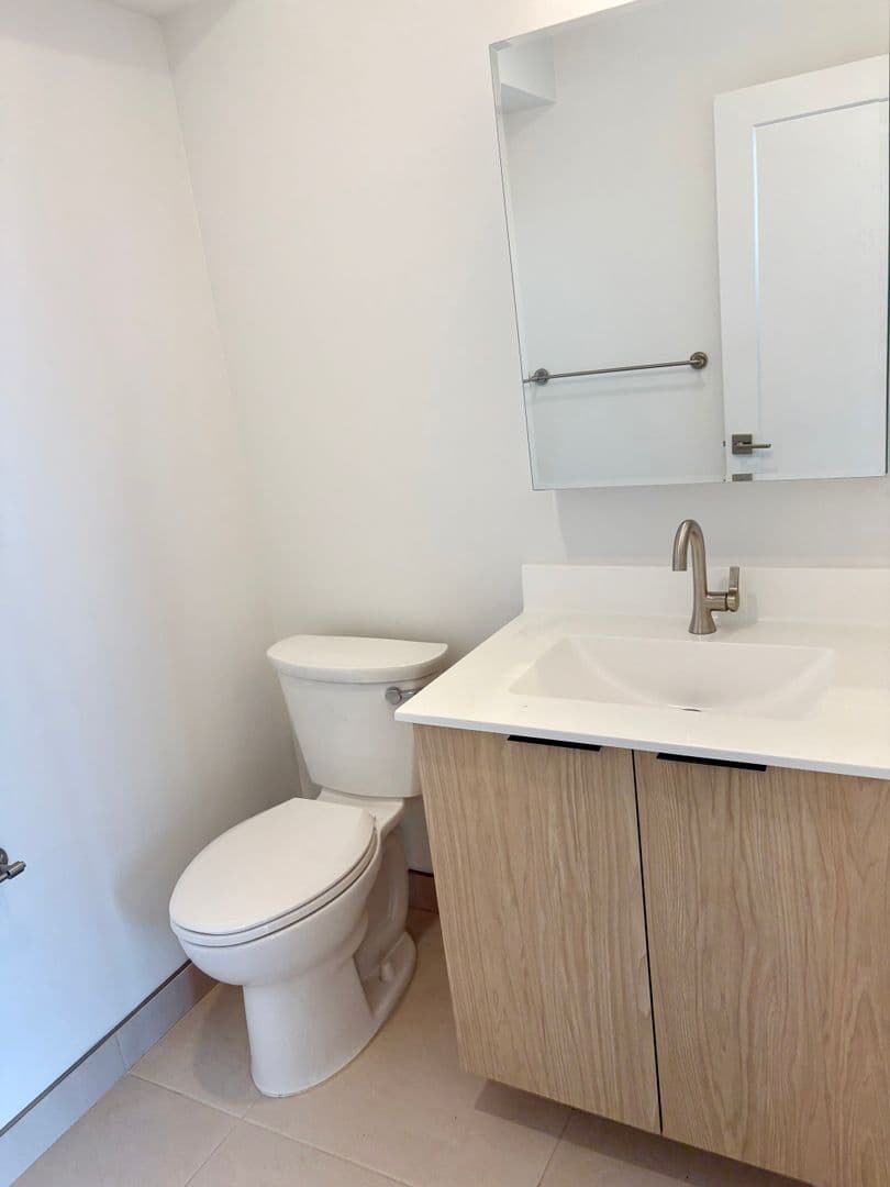 Newburgh Apartment: 43 Edward St