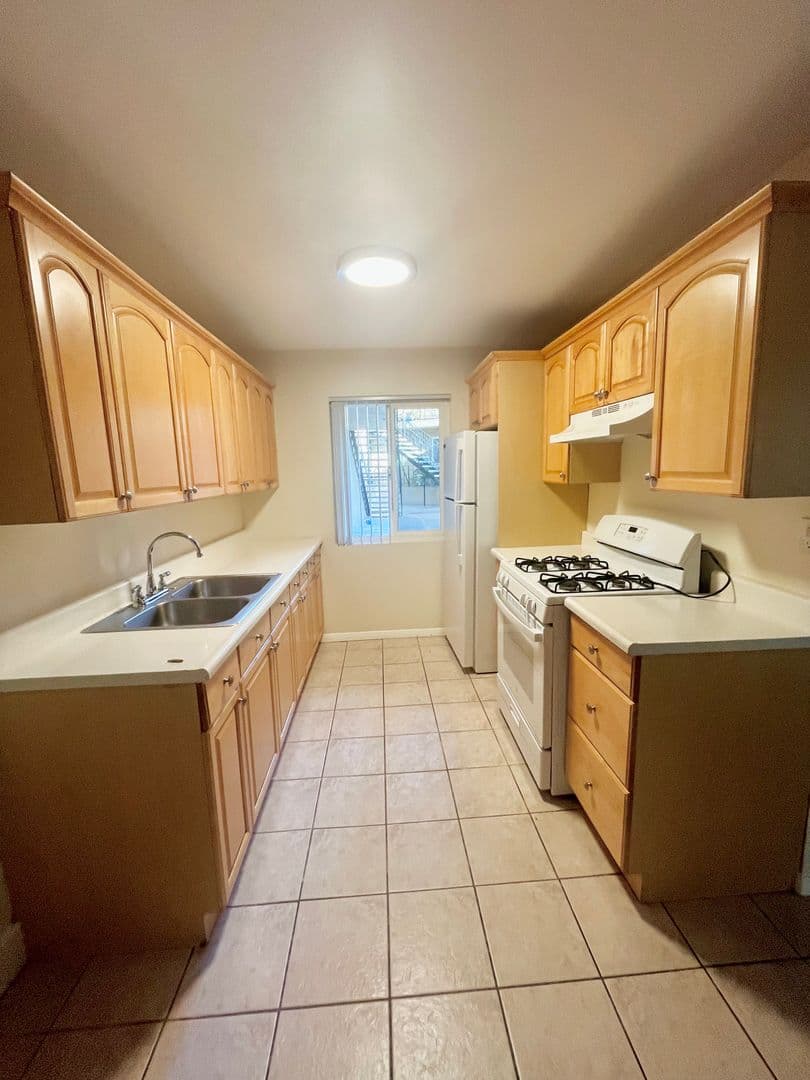 National City Apartment: 116 Palm Avenue