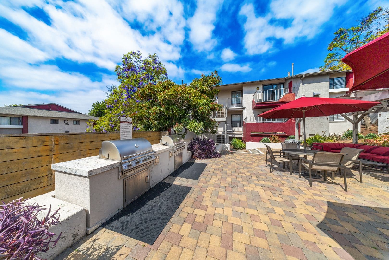 Vista Apartment: 322 Hillside Terrace