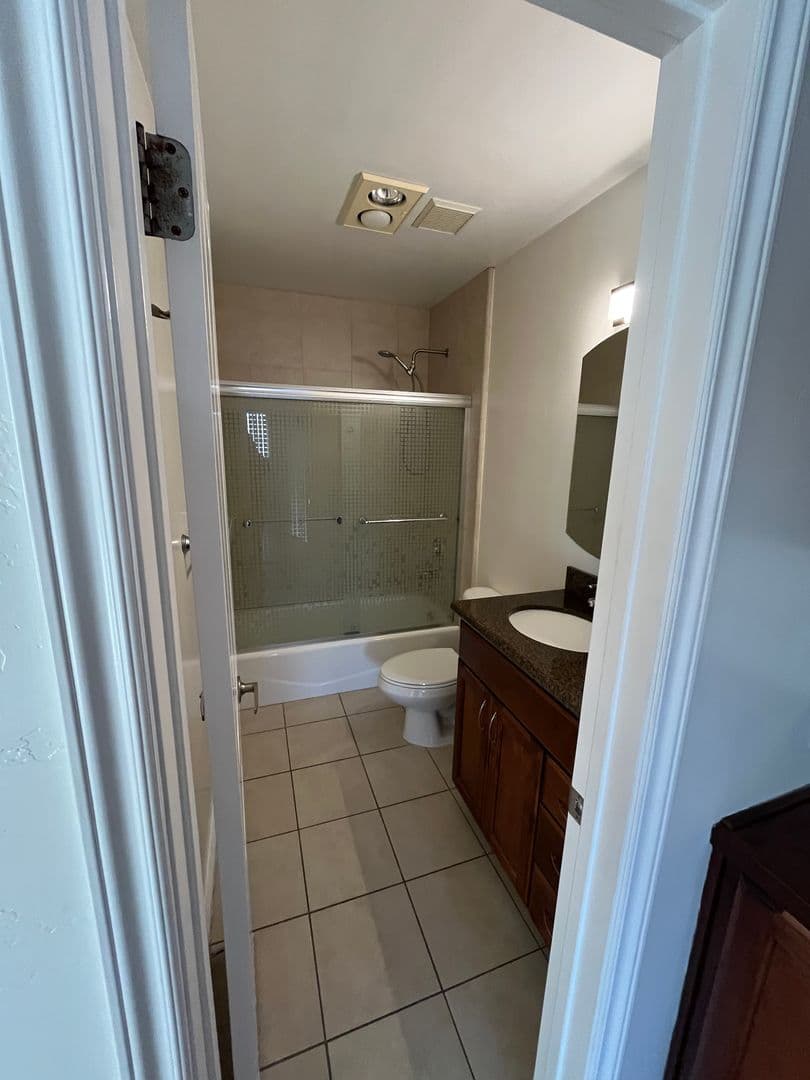 Imperial Beach Apartment: 856 Calla Avenue