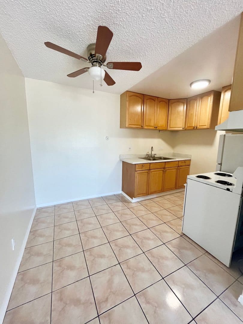 National City Apartment: 1937 L Avenue