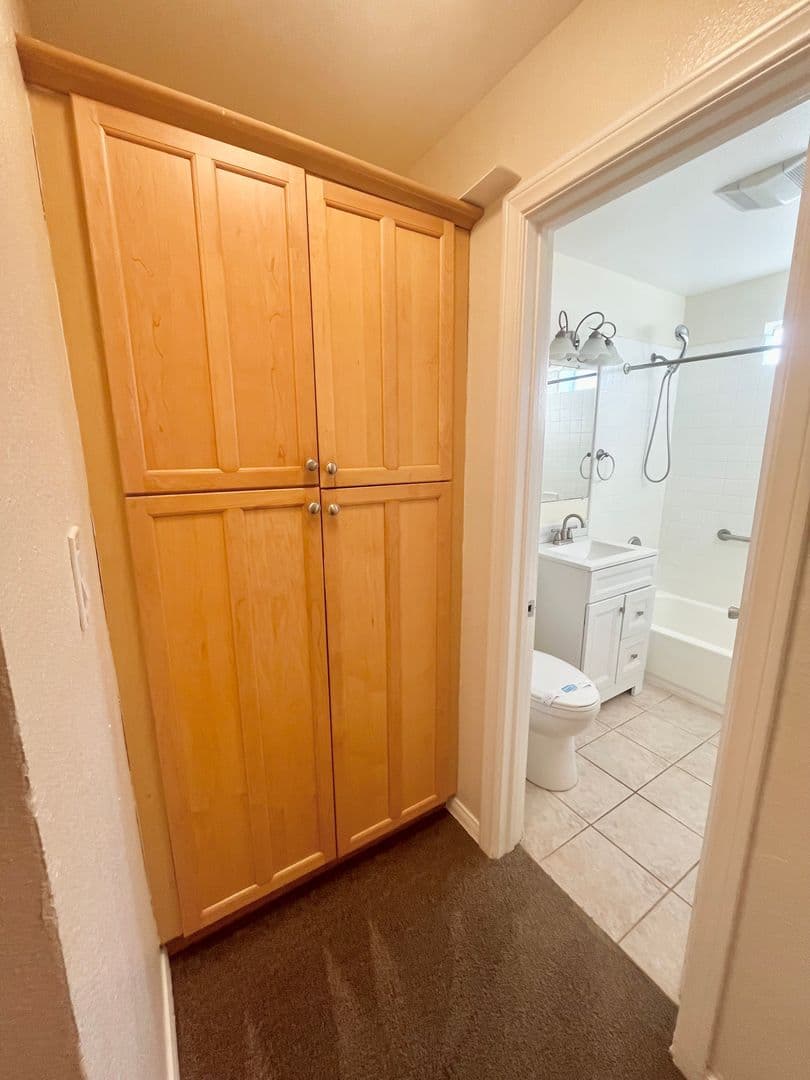 National City Apartment: 116 Palm Avenue