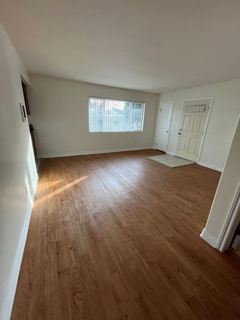 Imperial Beach Apartment: 856 Calla Avenue