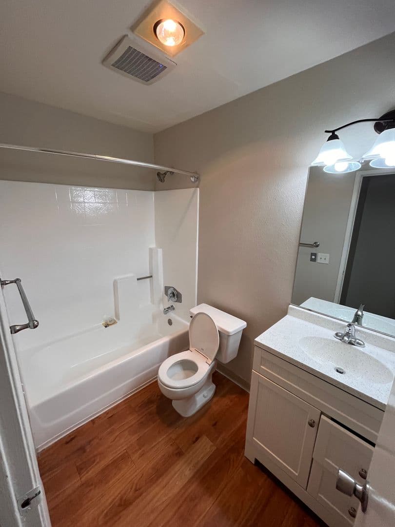 Vista Apartment: 322 Hillside Terrace