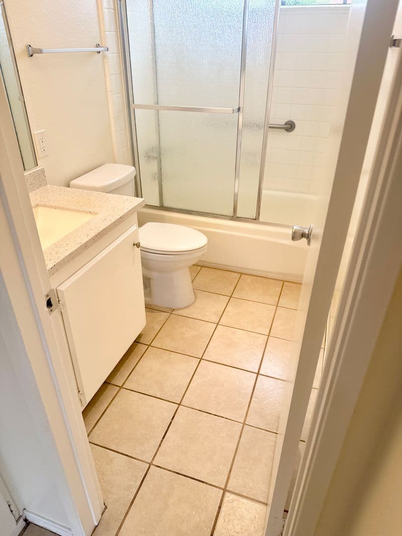 San Diego Apartment: 4445 Marcellena Road