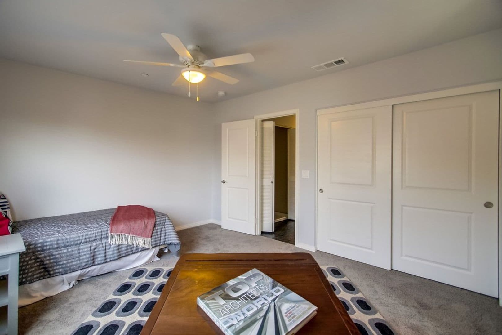 San Diego Apartment: 392 Sycamore Road