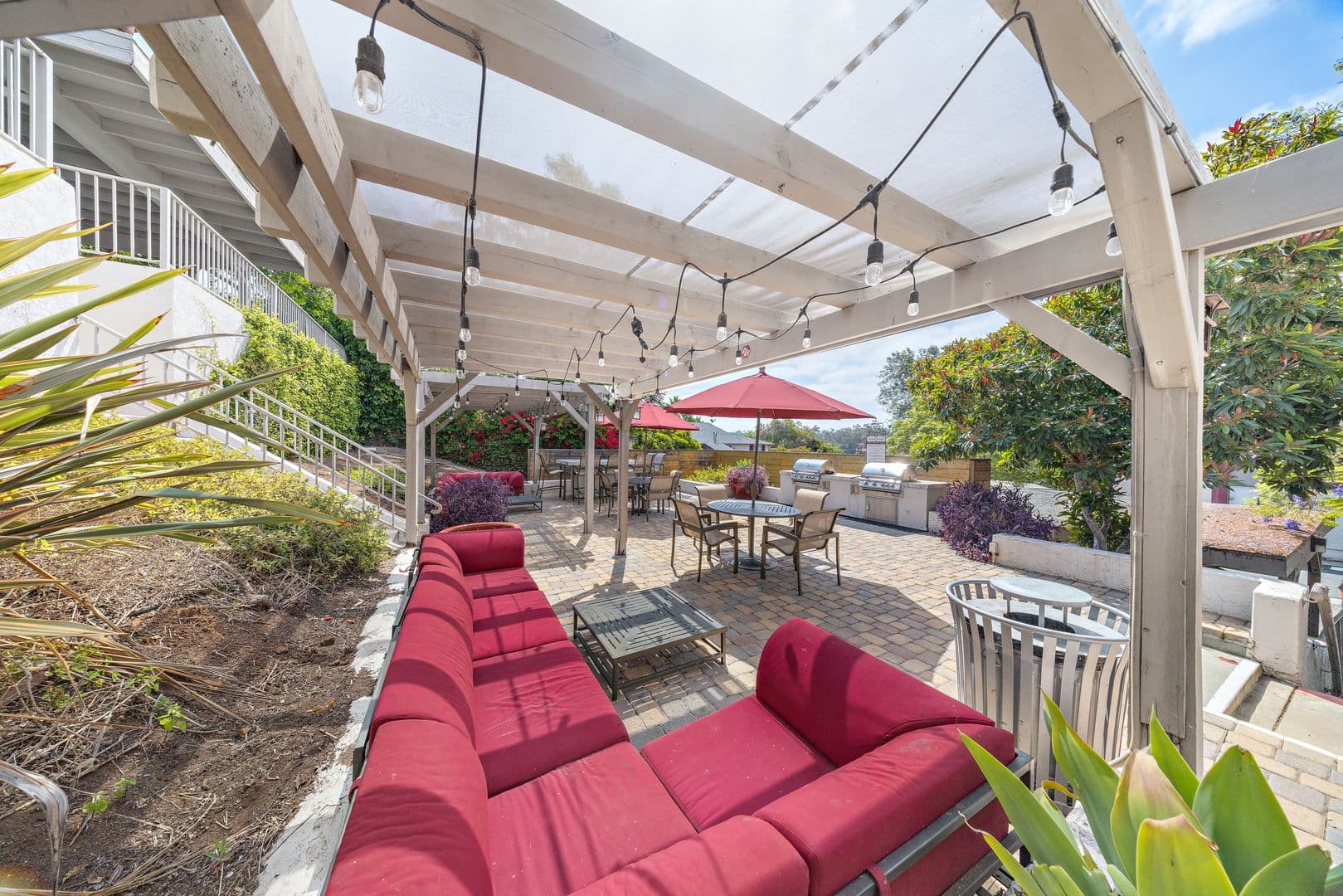 Vista Apartment: 322 Hillside Terrace