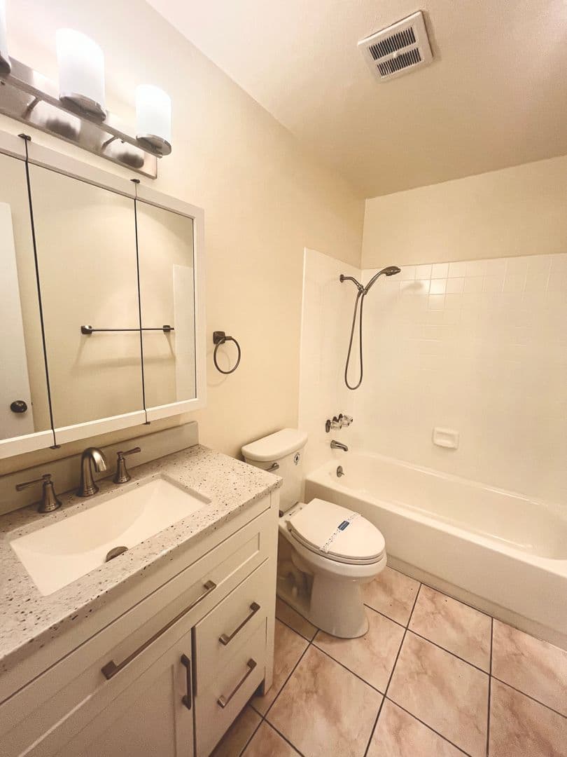 National City Apartment: 1937 L Avenue