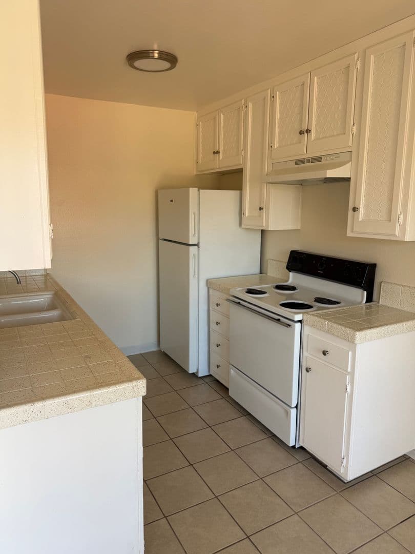 San Diego Apartment: 4445 Marcellena Road