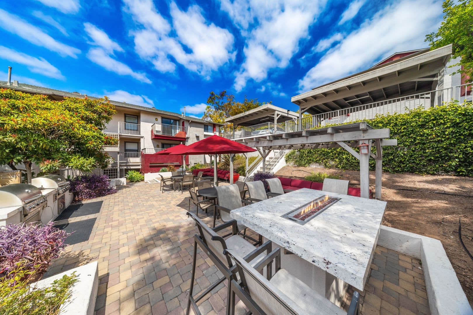 Vista Apartment: 322 Hillside Terrace