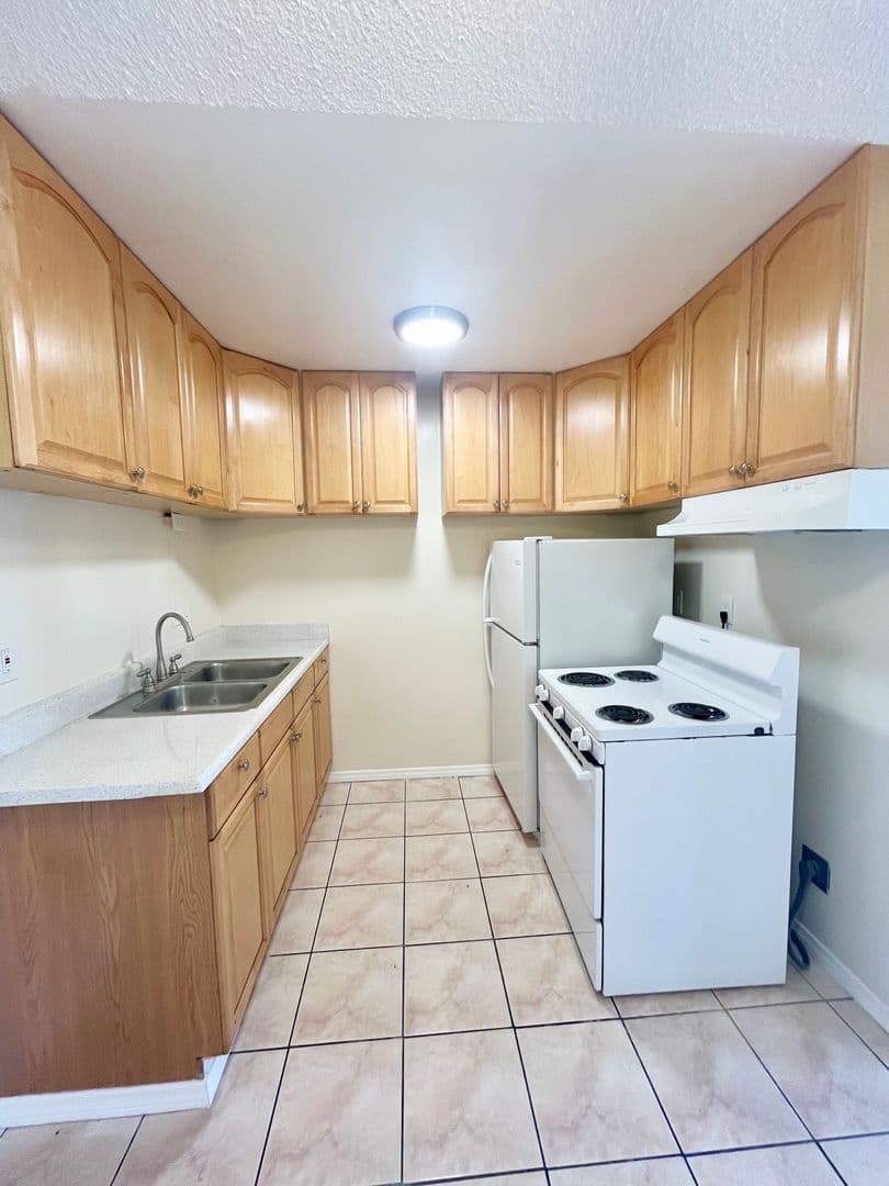 National City Apartment: 1937 L Avenue
