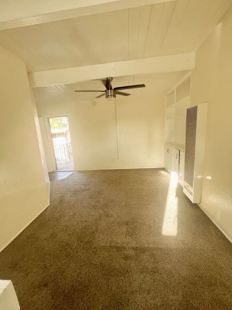 National City Apartment: 116 Palm Avenue
