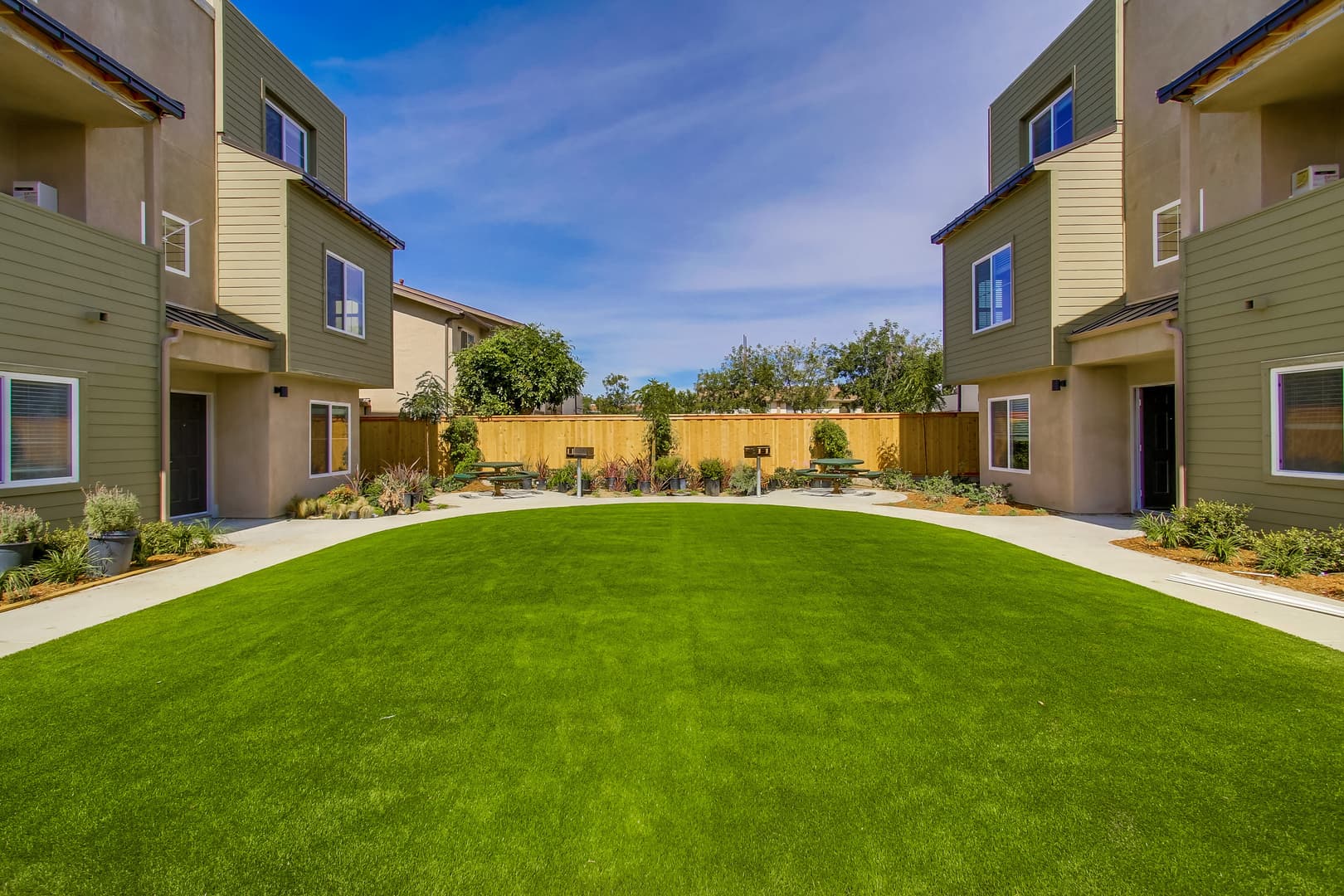 San Diego Apartment: 307 Sycamore Road