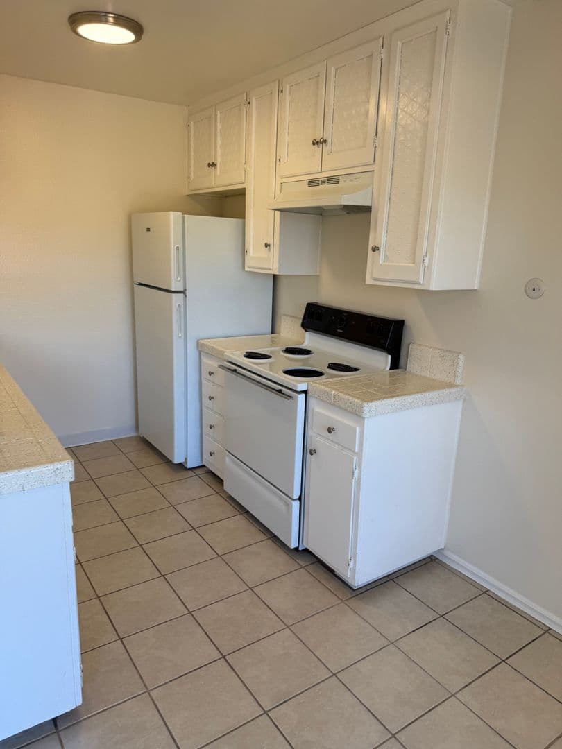 San Diego Apartment: 4445 Marcellena Road