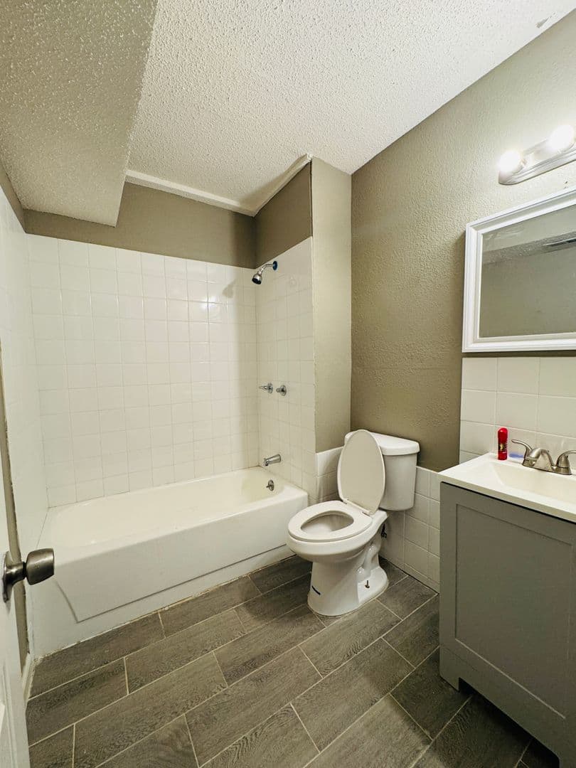 Kansas City Apartment: 2703 Benton Blvd