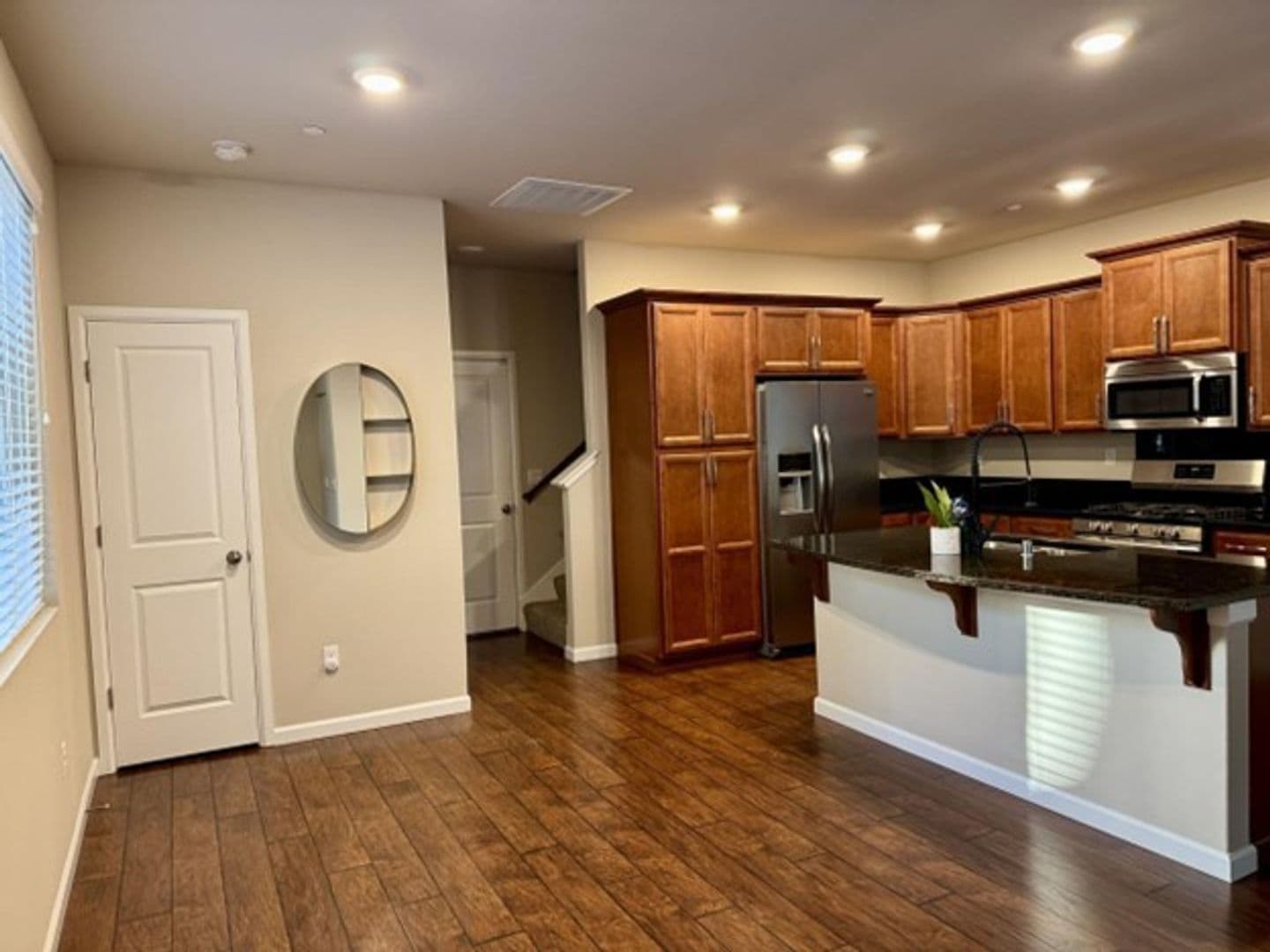 Lynnwood House: 2725 197th Pl SW