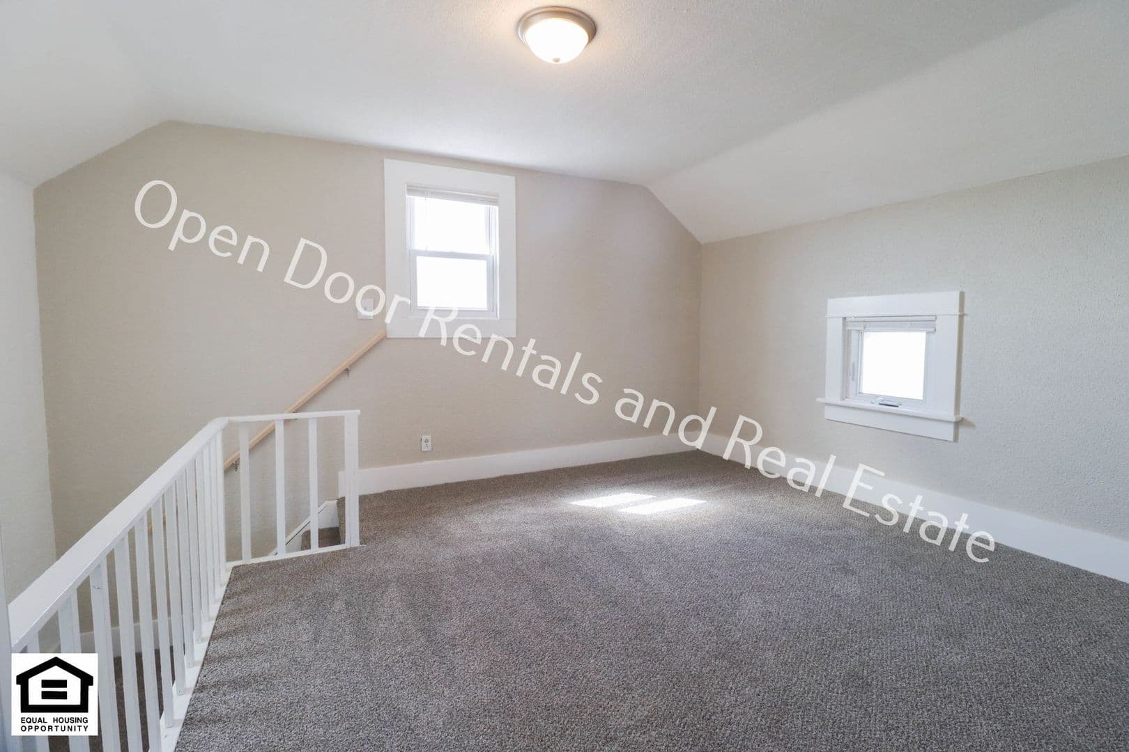 Auburn House: 1327 S Cedar St
